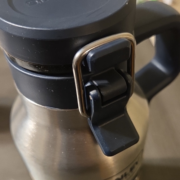 Stanley Silver and Black Steel Growler - Picture 6 of 8